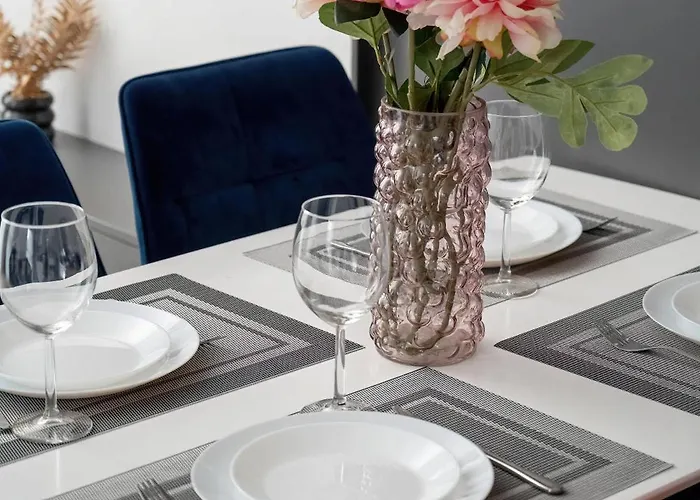 Nowoczesny Z Balkonem W Centrum By Renters 브로츠와프